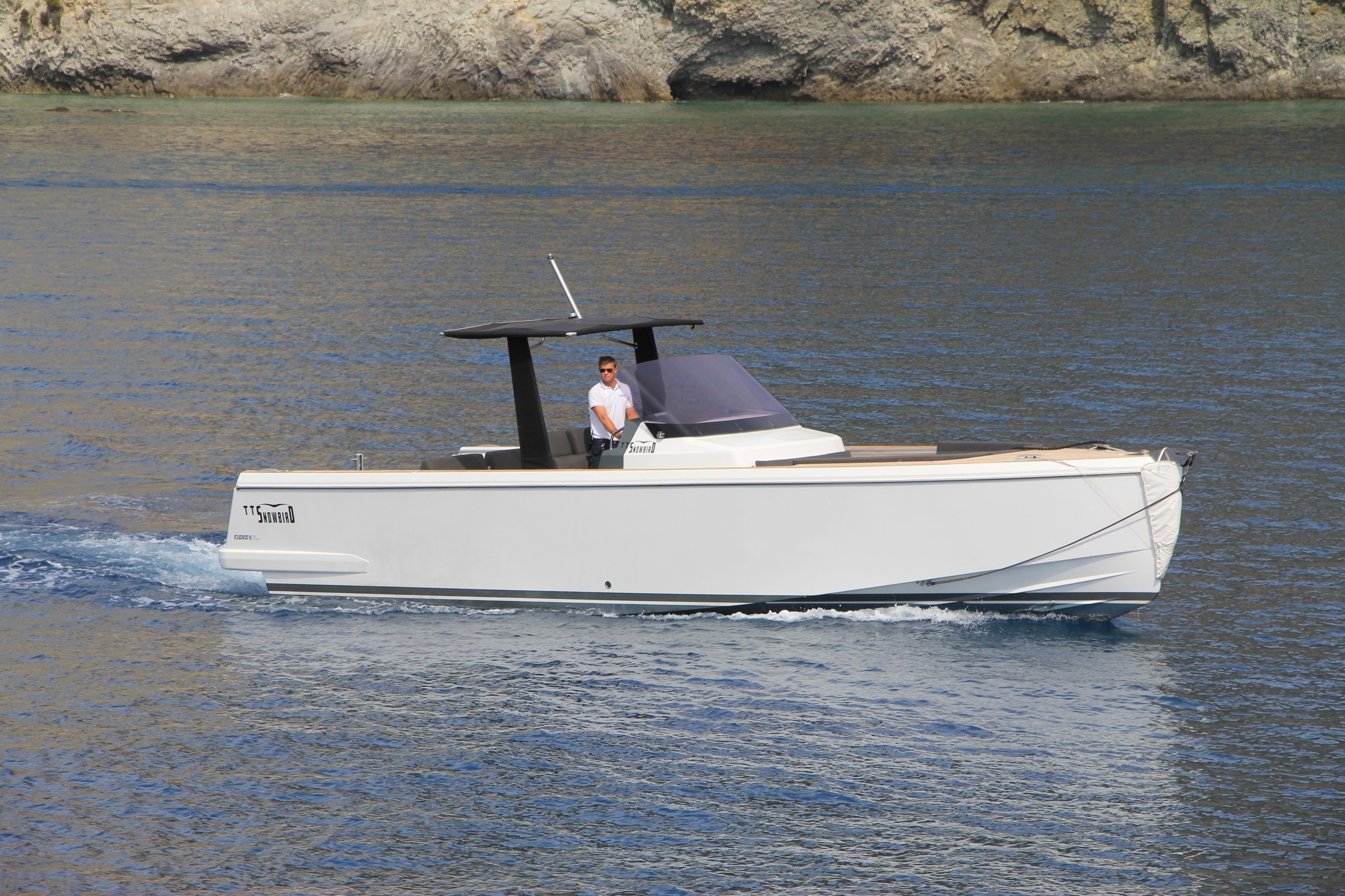 [39m-Yacht-REVELRY]-5658-142.jpg