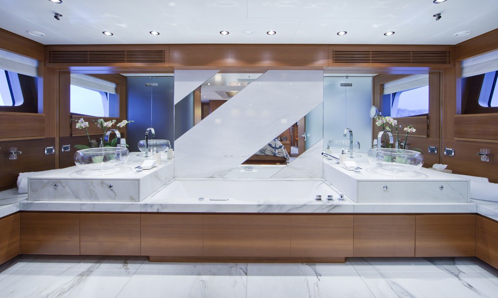 [39m-Yacht-REVELRY]-5658-27.jpg