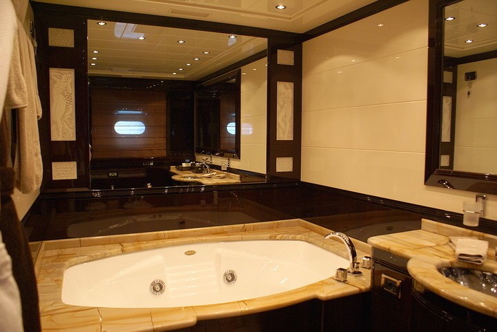 [39m-Yacht-VOYAGE]-5673-130.jpg
