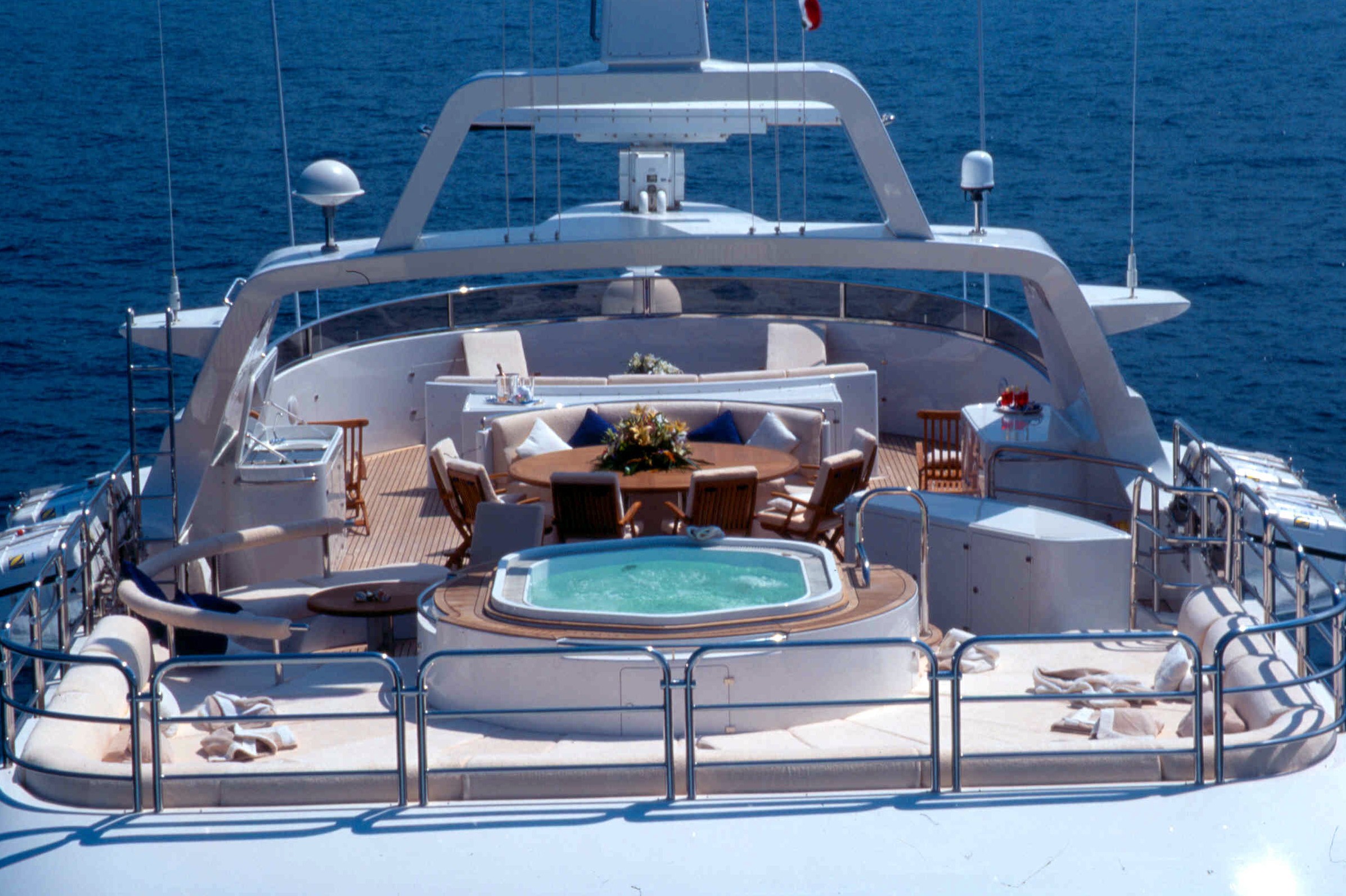 [45m-Yacht-MORE]-5804-128.jpg