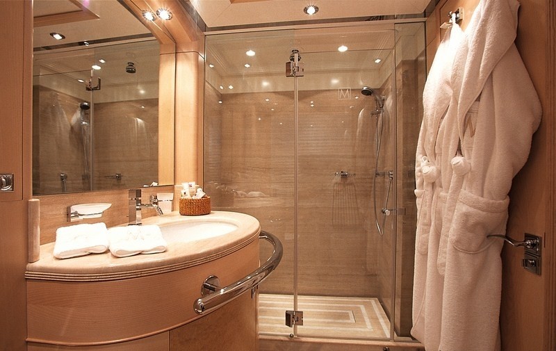 [45m-Yacht-MORE]-5804-174.jpg