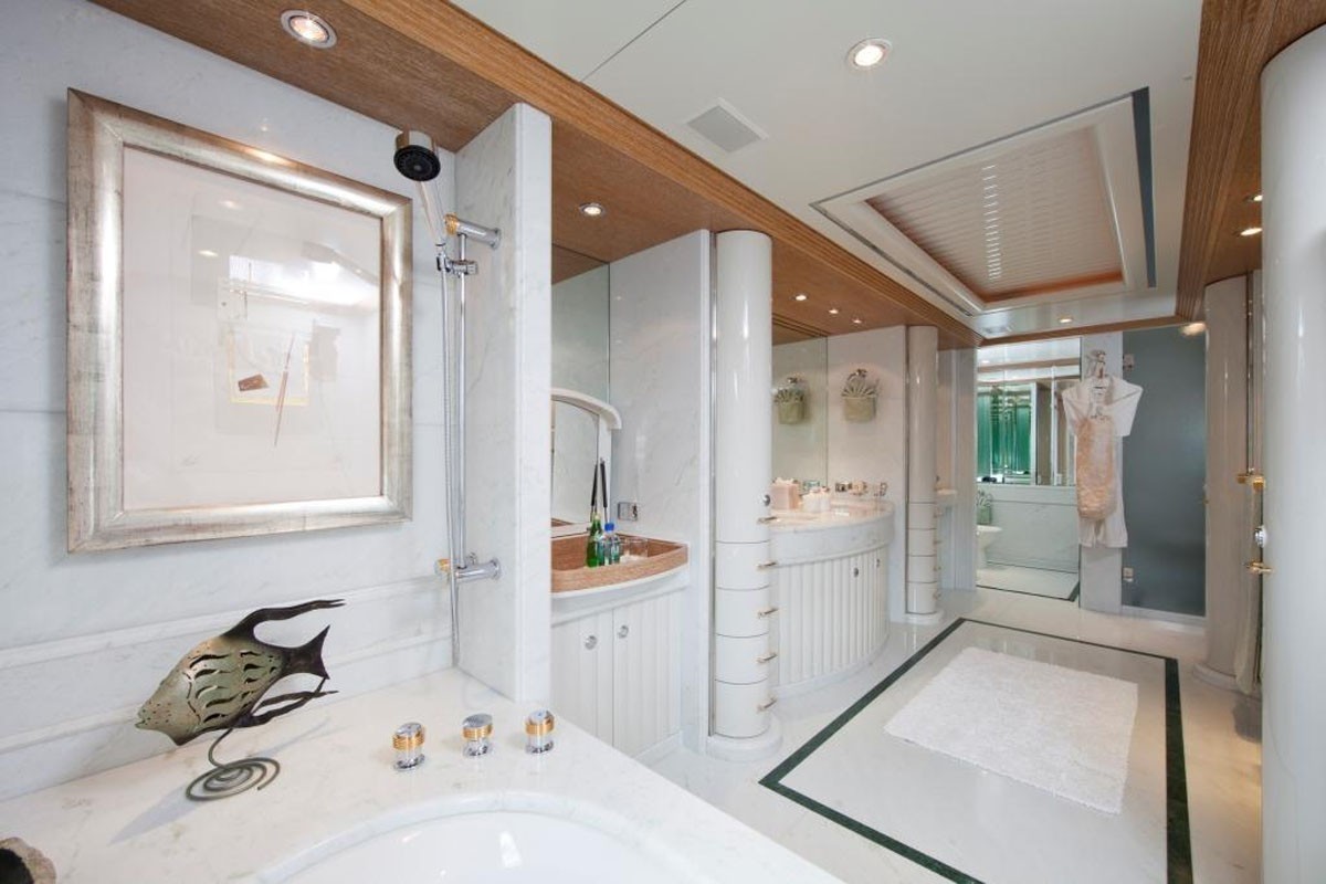 [54m-Yacht-HUNTRESS-II]-5647-44.jpg