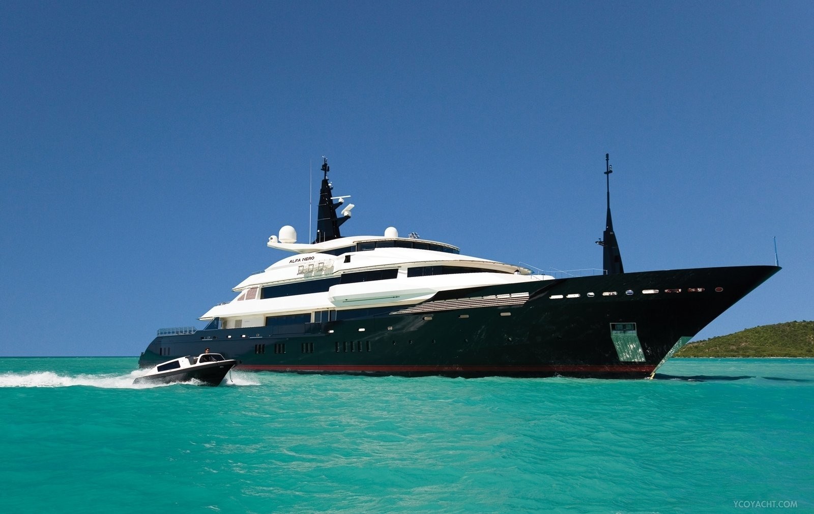 [82m-Yacht-ALFA-NERO]-5707-11.jpg