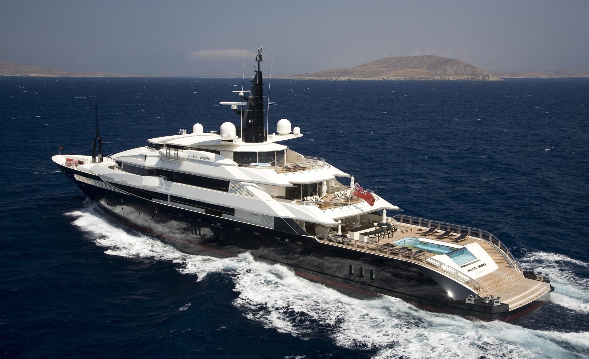 [82m-Yacht-ALFA-NERO]-5707-84.jpg