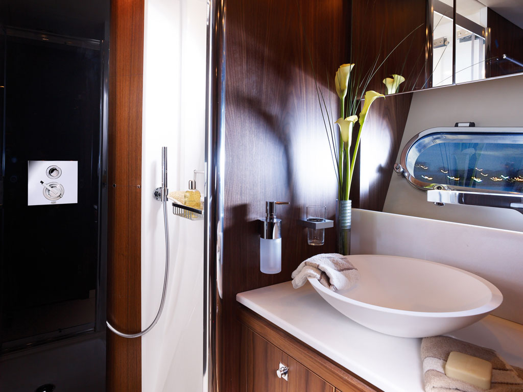 [SUNSEEKER-PREDATOR--SPORT-MOTOR-YACHT]-5739-3.jpg
