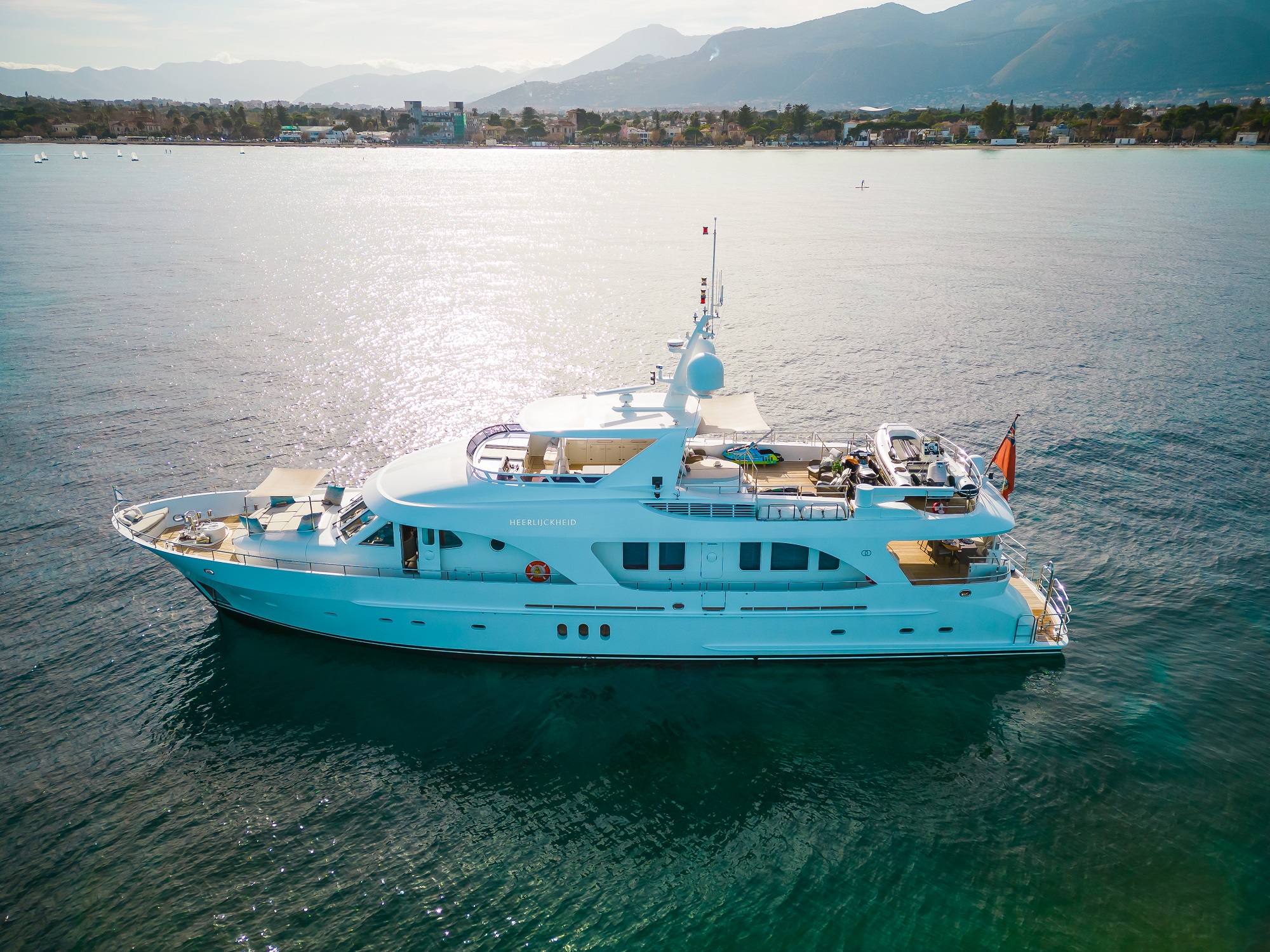 101 Superyacht HEERLIJCKEID.jpg