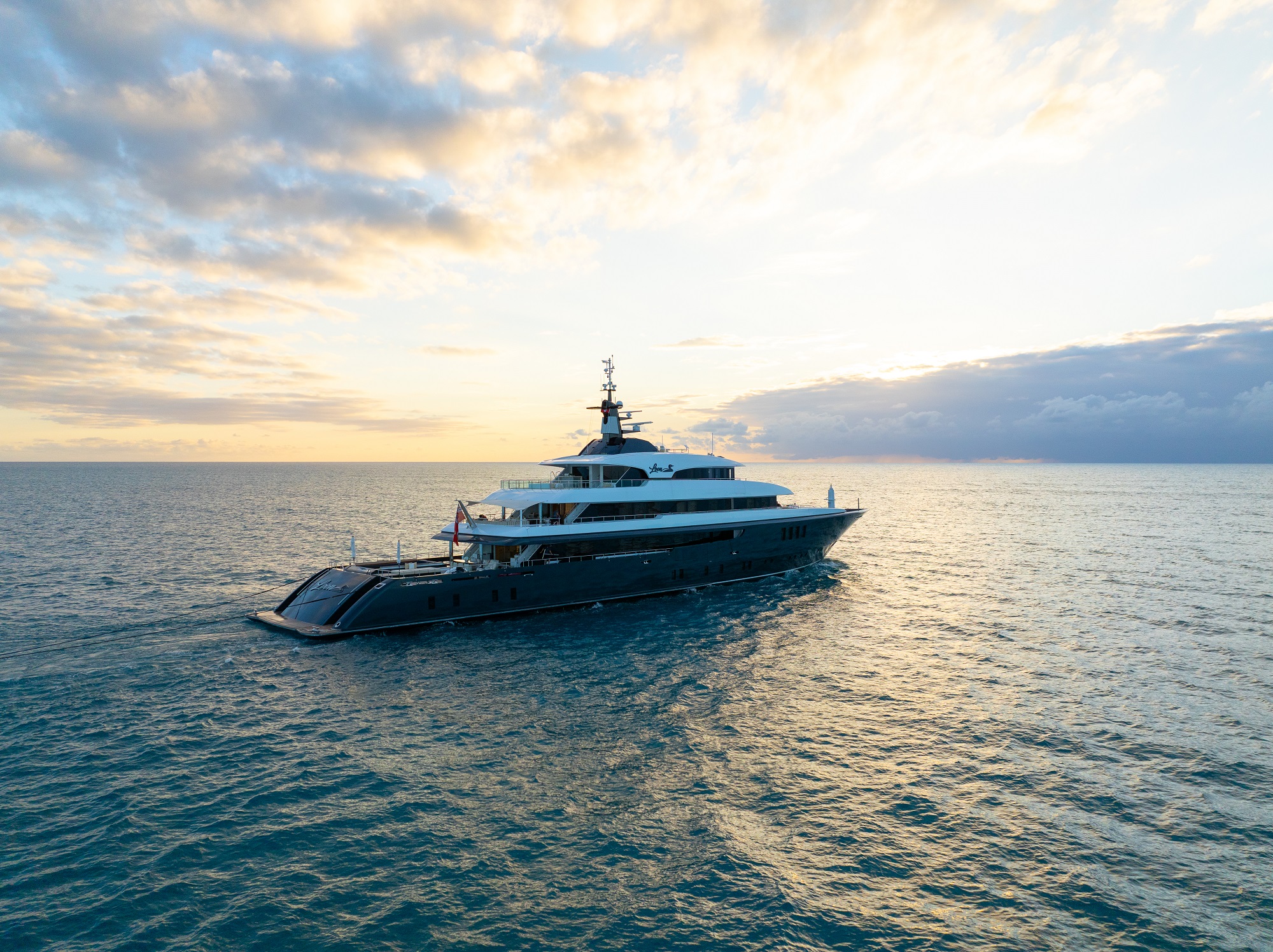 101 Superyacht LOON.jpg