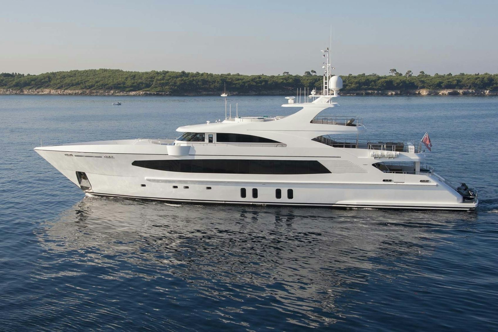 102 Superyacht BIG SKY.jpg