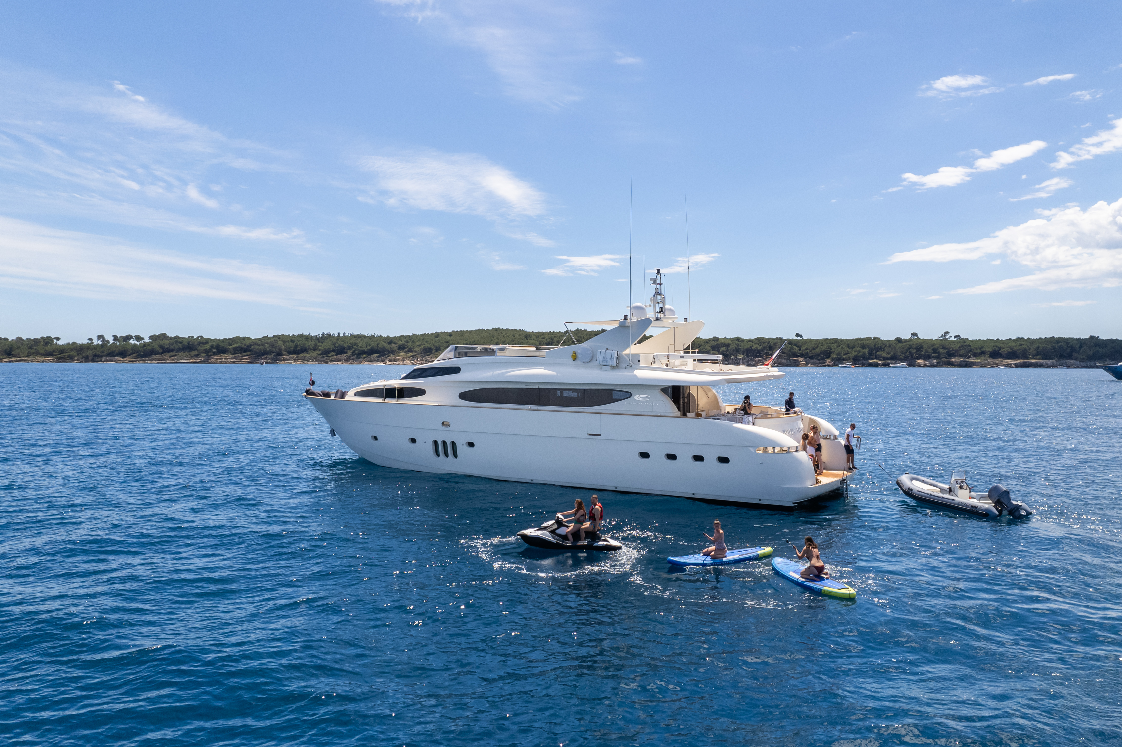 103 Motor yacht BEIJA FOLRE.jpg