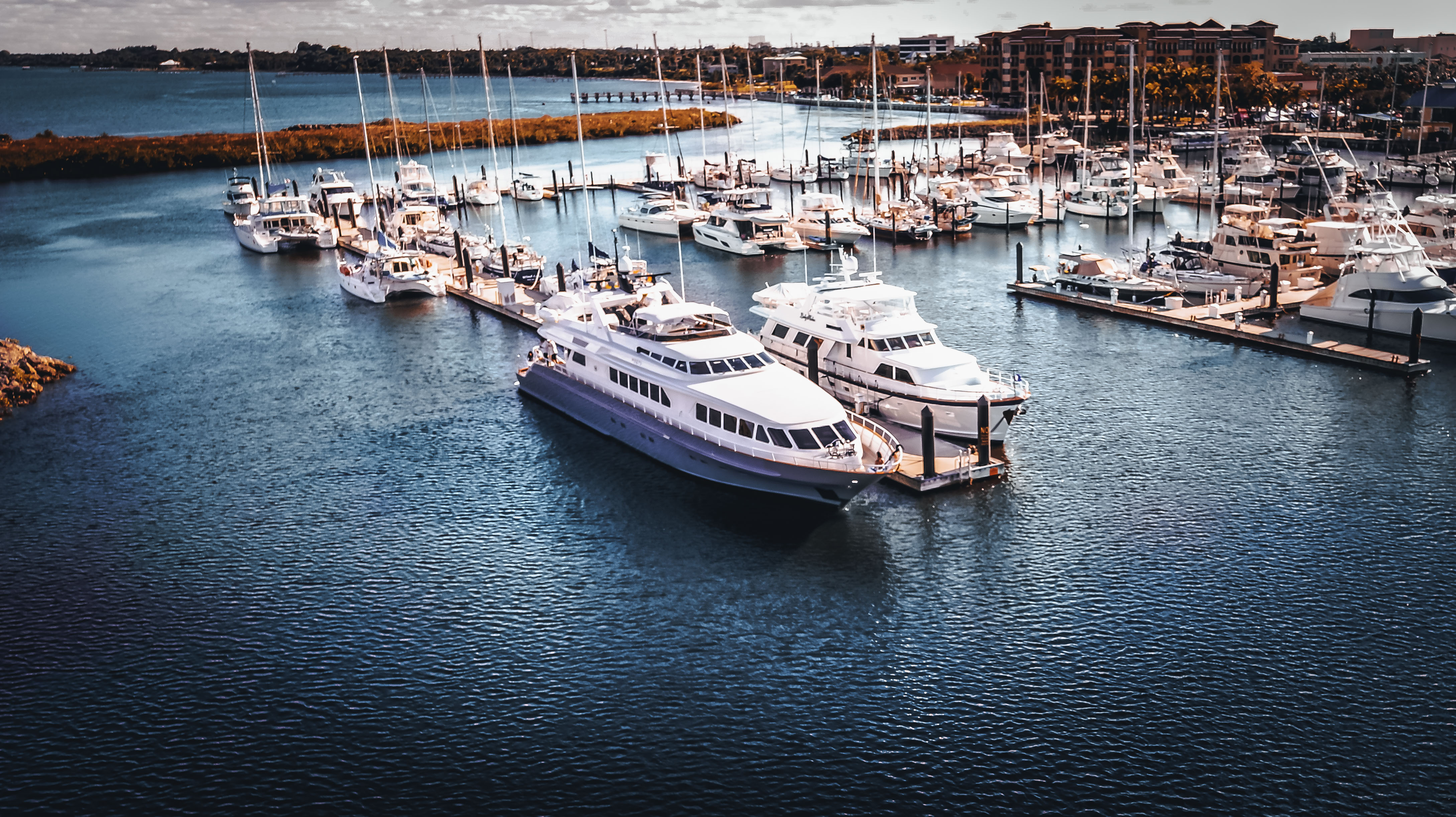103 Motor yacht READY II PLAY.jpg