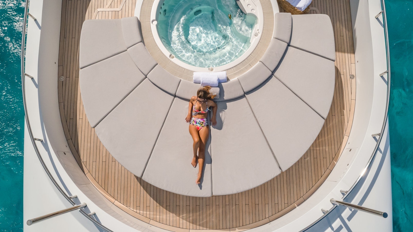 202 Aerial veiw of jacuzzi.jpg