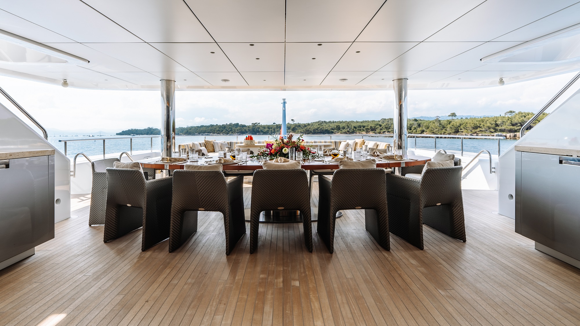 205 Upper deck dining.jpg