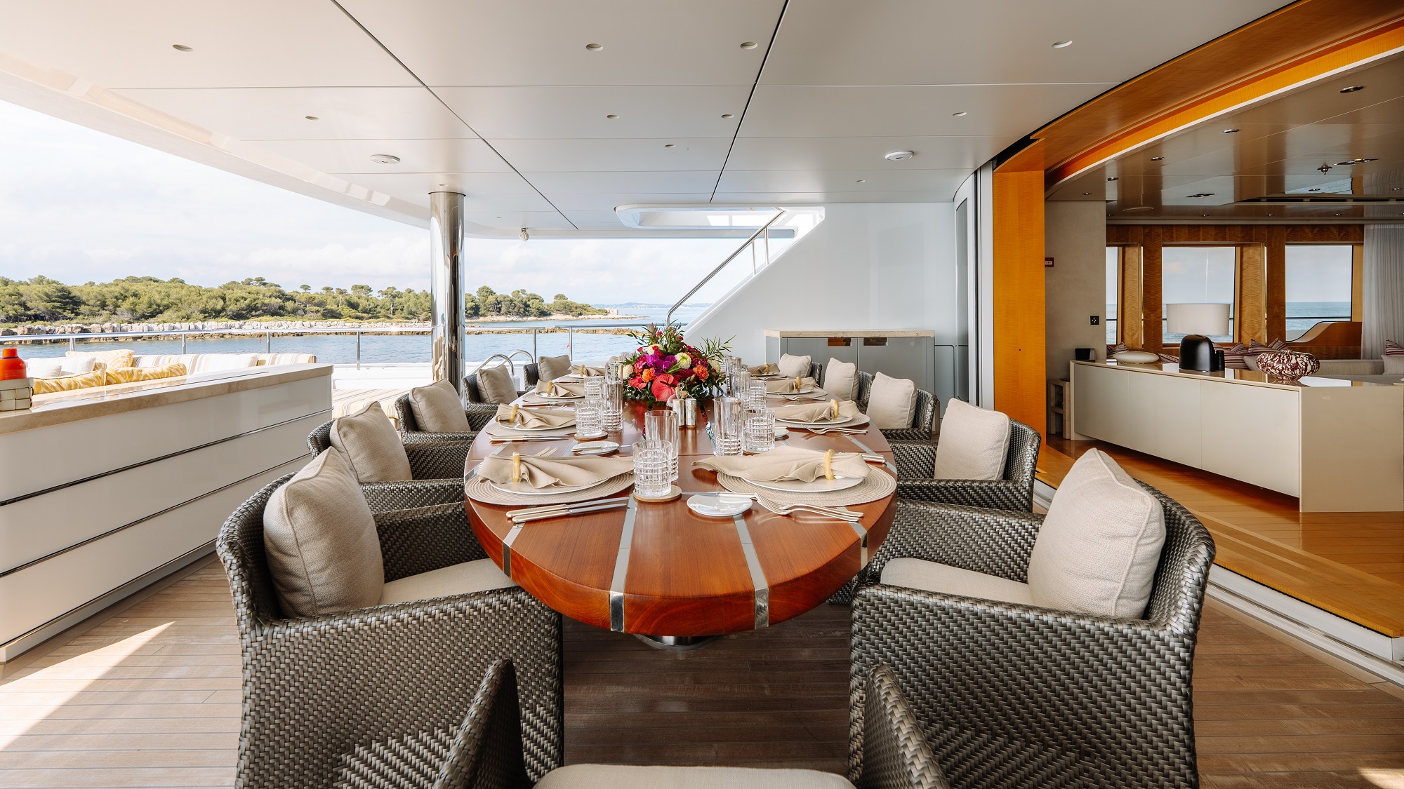 206 Upper deck dining.jpg