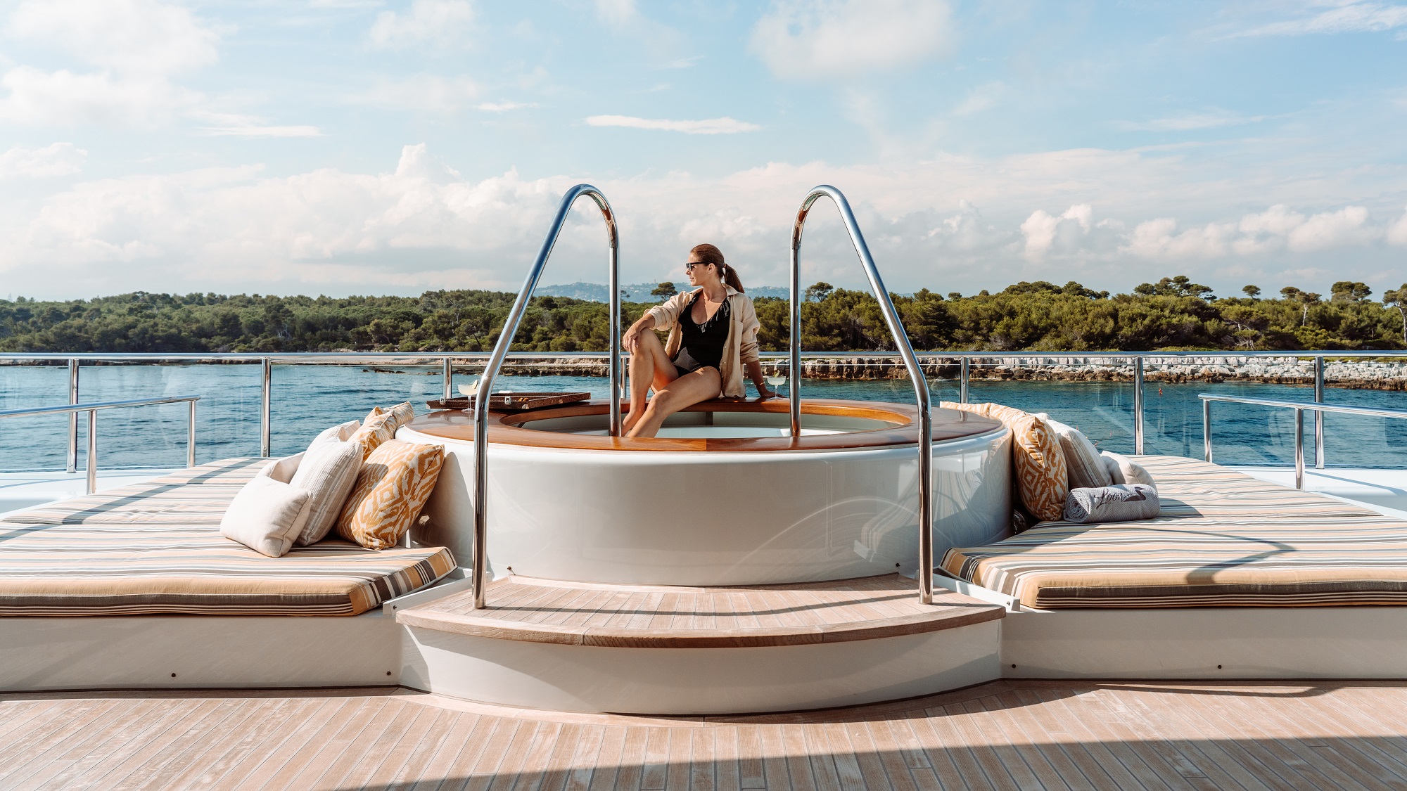209 Jacuzzi on Bridge deck.jpg