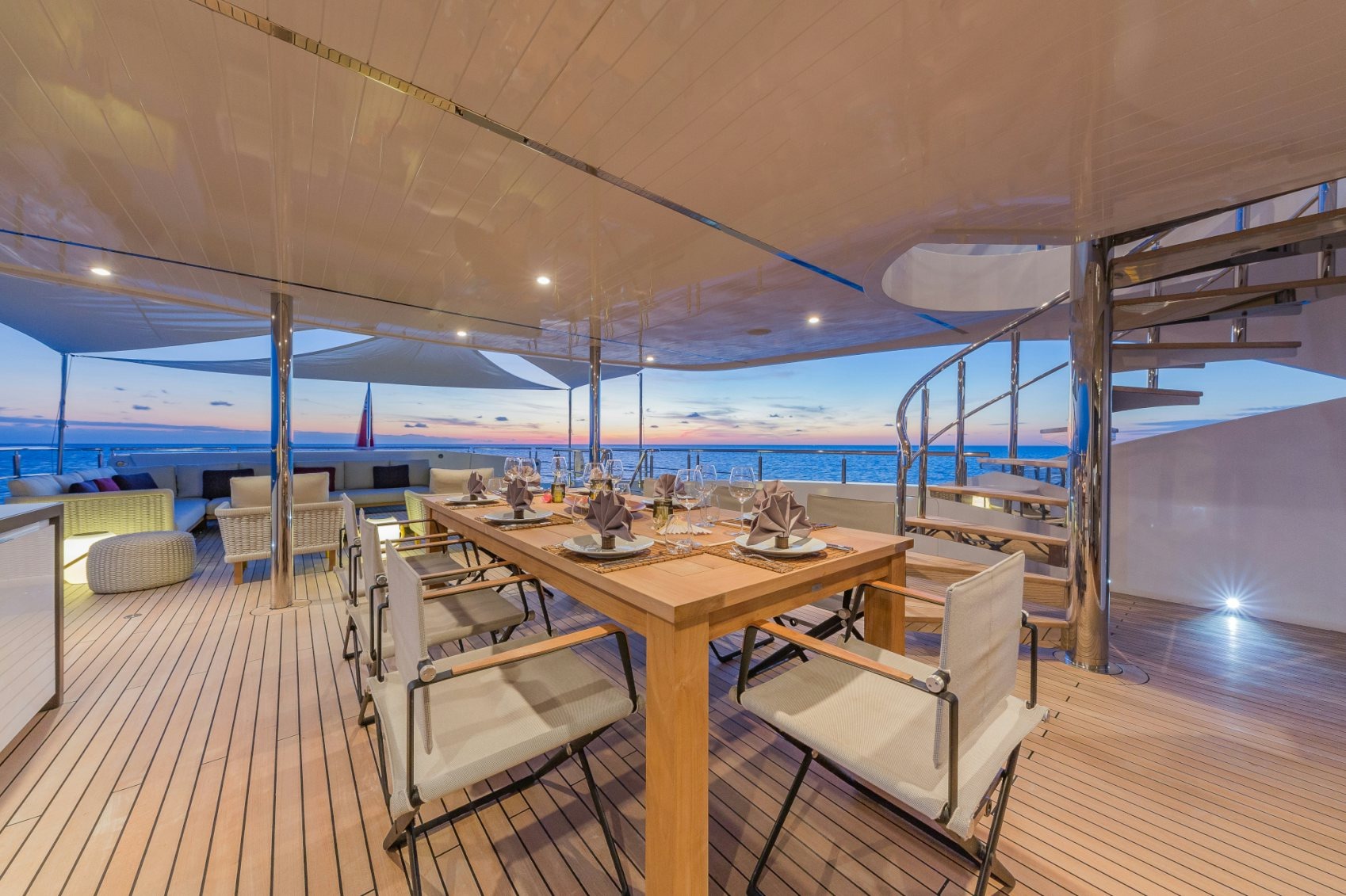 210 Deck dining.jpg