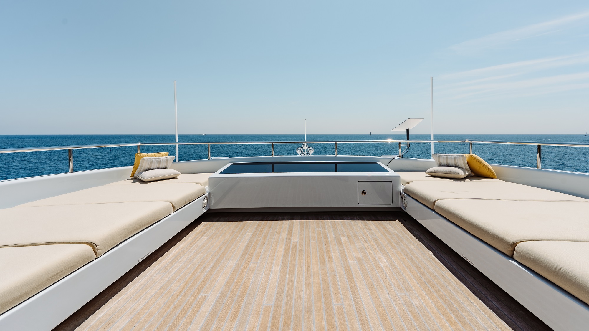 210 Seating on Top deck.jpg