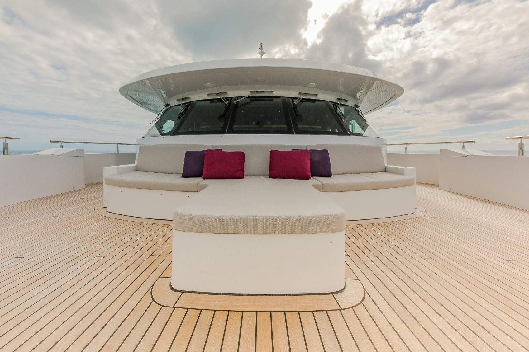 211 Foredeck.jpg