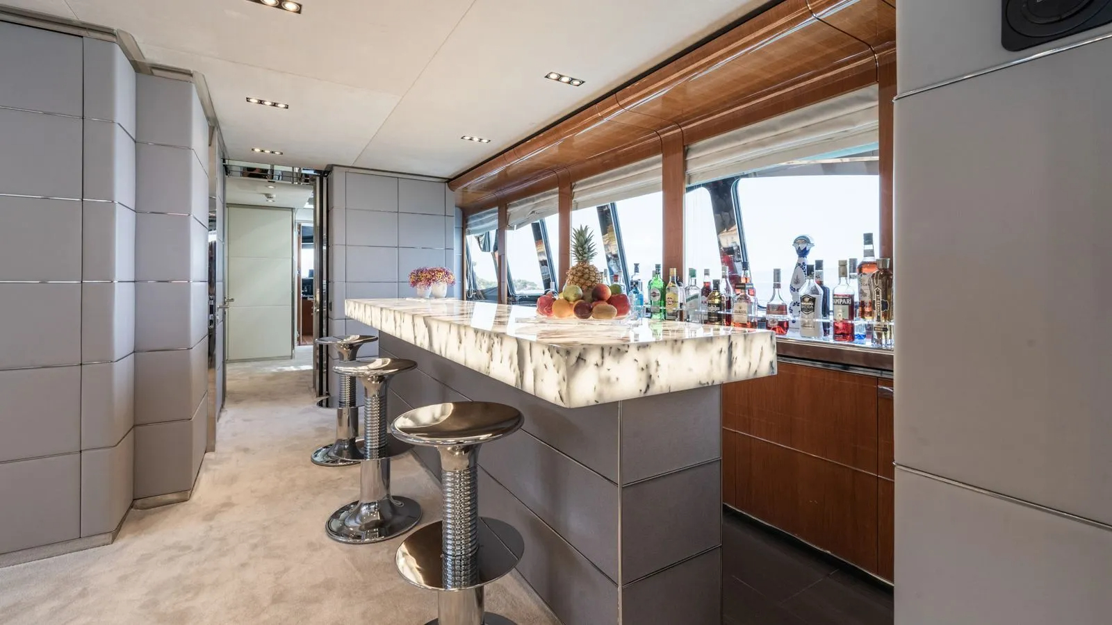 305 Bar on Bridge deck.jpg