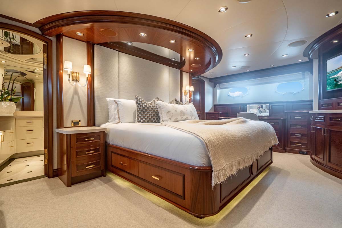 402 Master suite alternative view.jpg