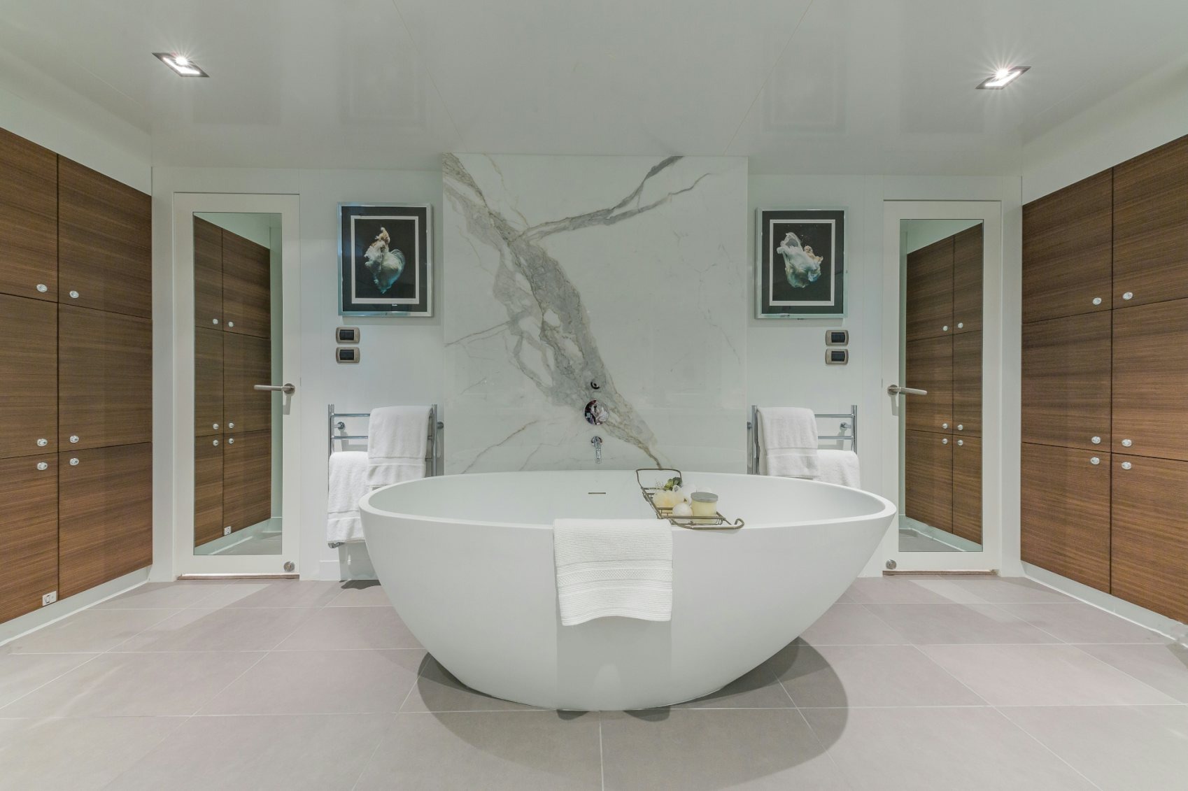404 Master ensuite.jpg