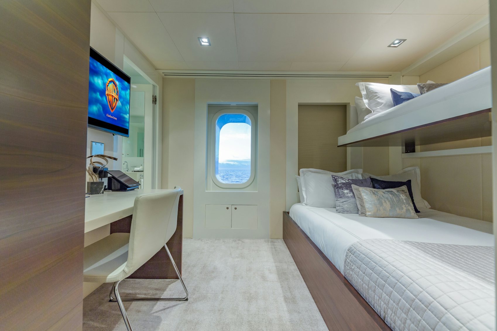 410 Guest suite with pullman bunk.jpg