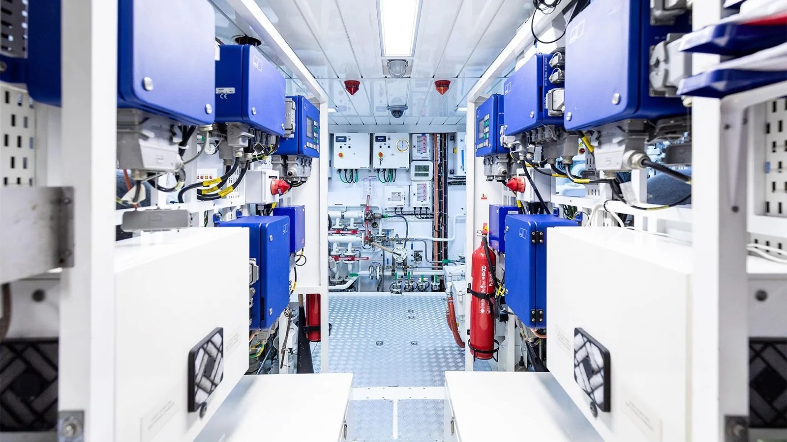 AFRICA I Interior - Engine room 2.jpg