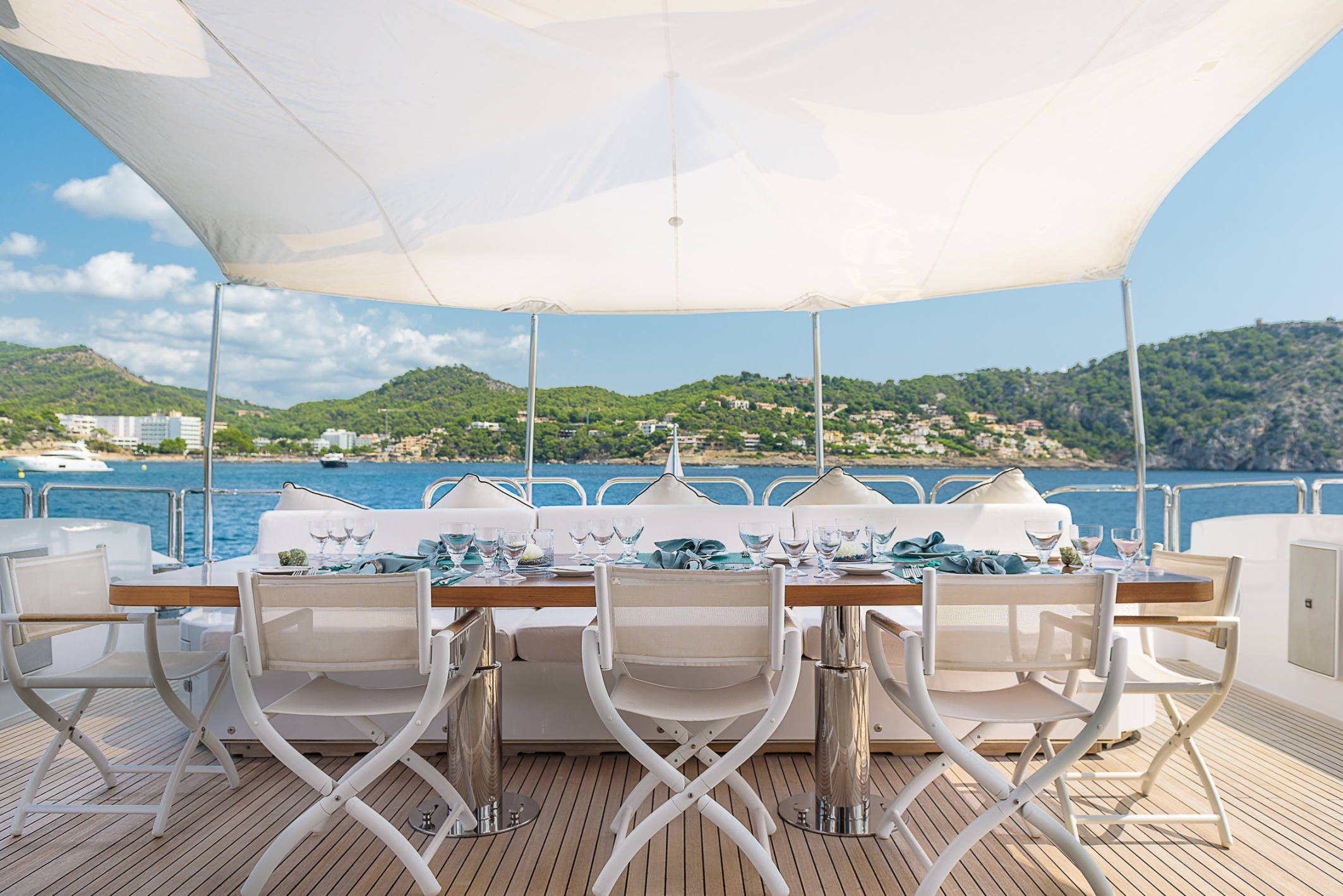 Aft deck dining .jpg