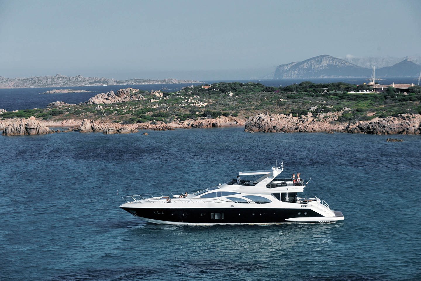 Azimut Leonardo 100 2.jpg