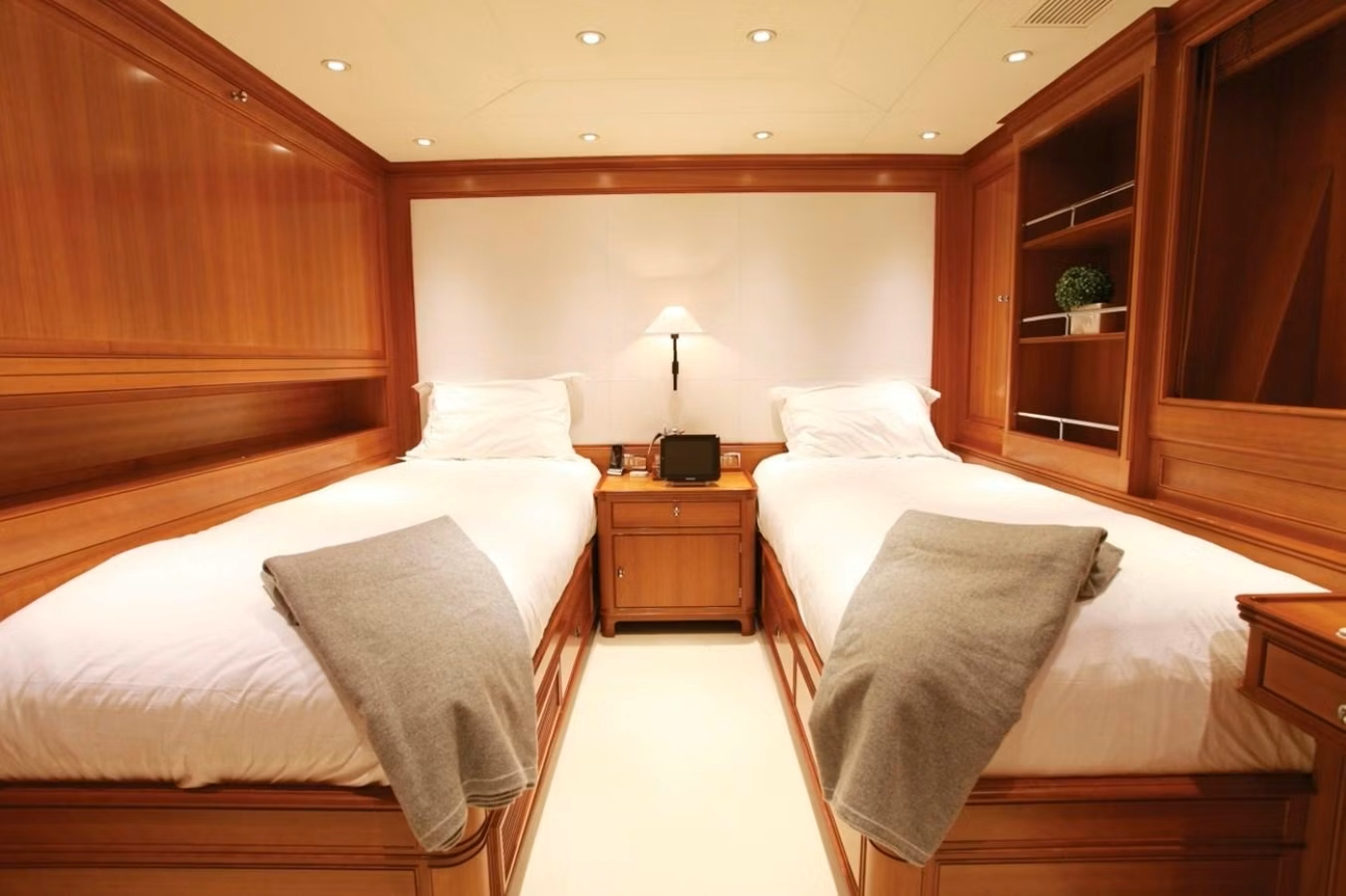 Cabin With Double Be.jpg