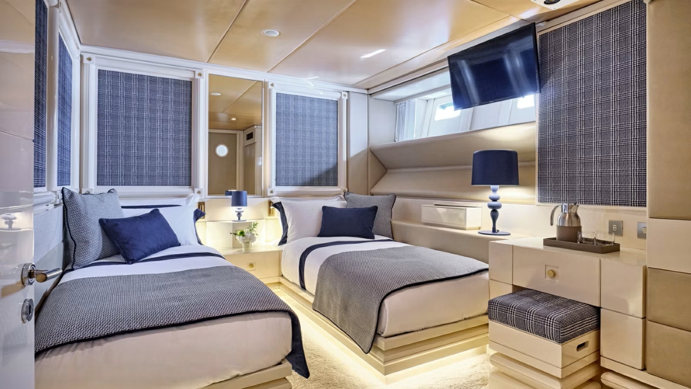 Cabin With Double Bed 01.jpg