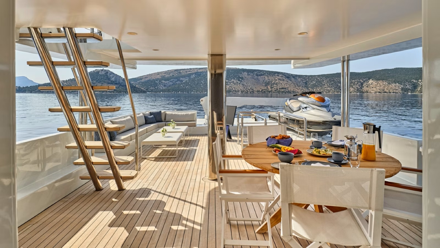 Dining With Sea Views 06.jpg