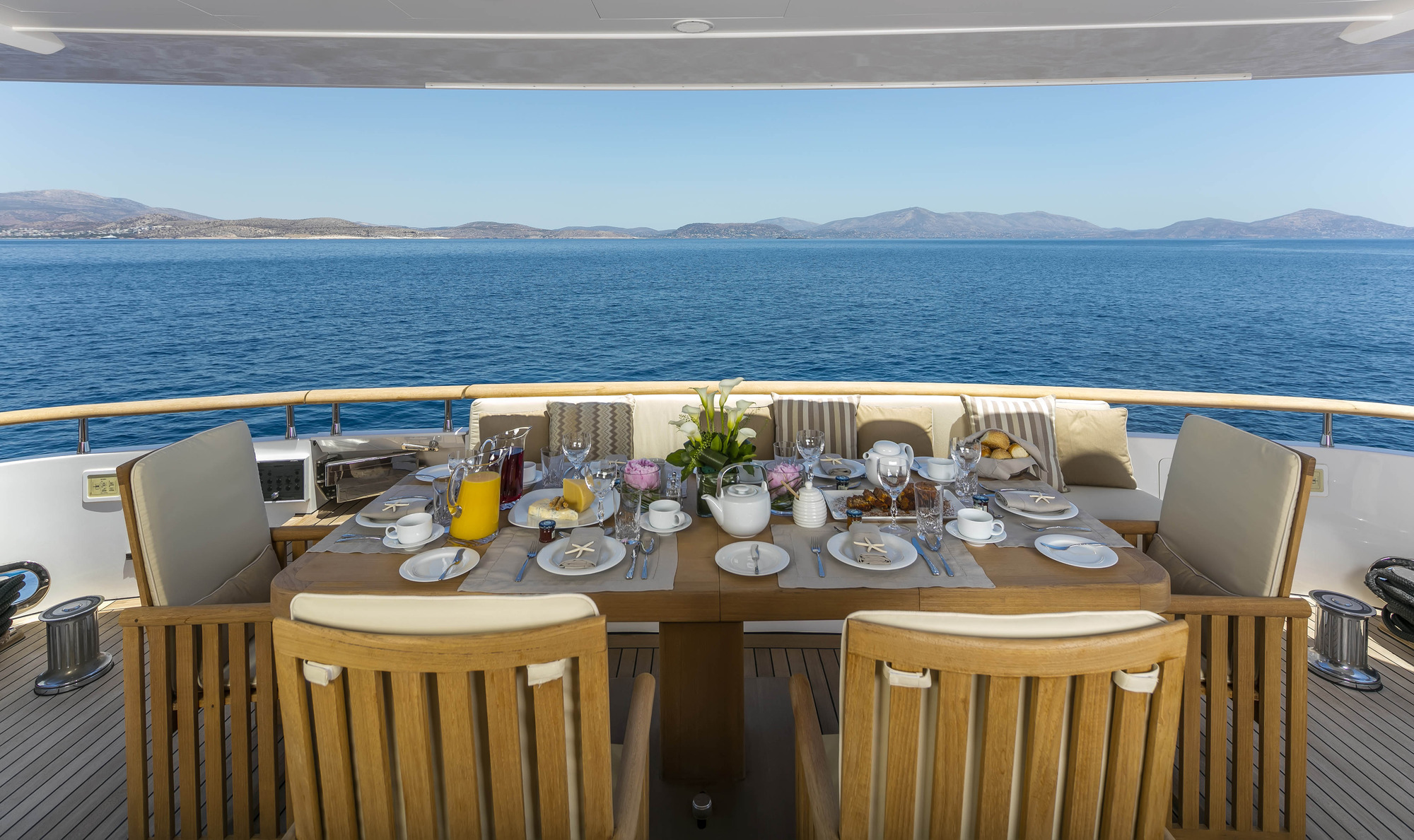Dining alfresco .jpg