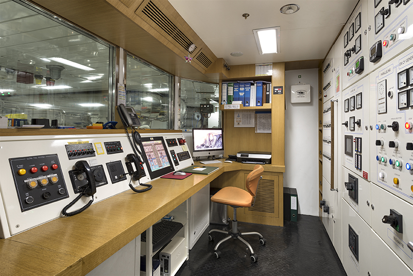 Engine room 3.jpg
