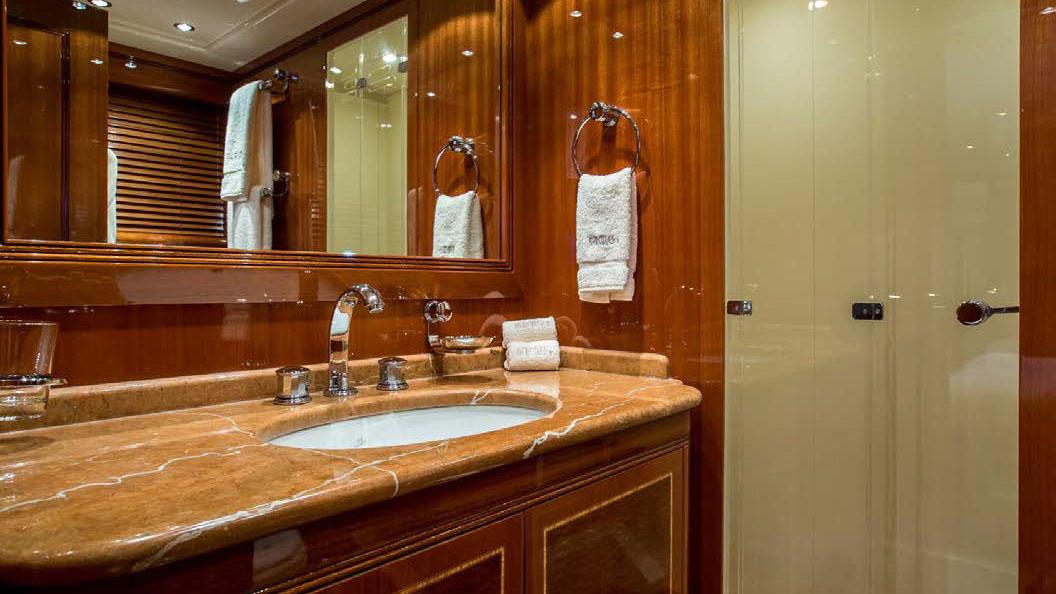Ensuite 00001.jpg
