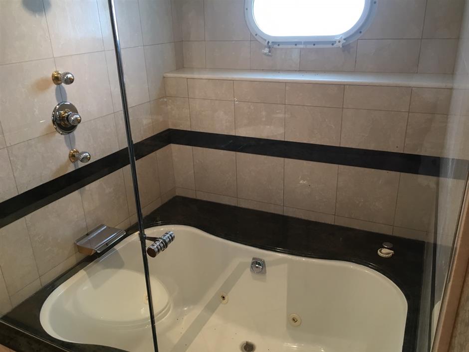 Ensuite 00007.jpg