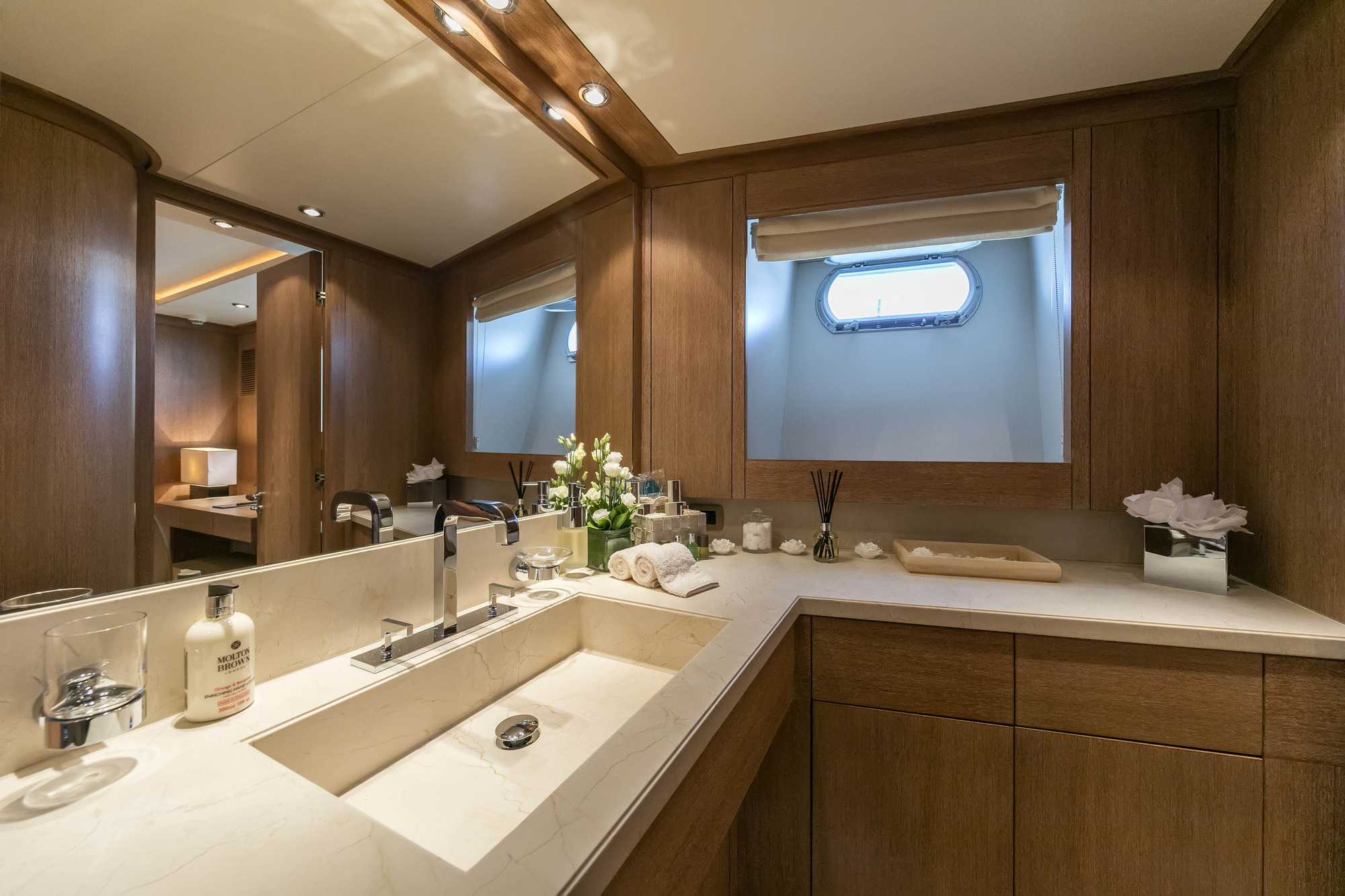 Ensuite 3.jpg