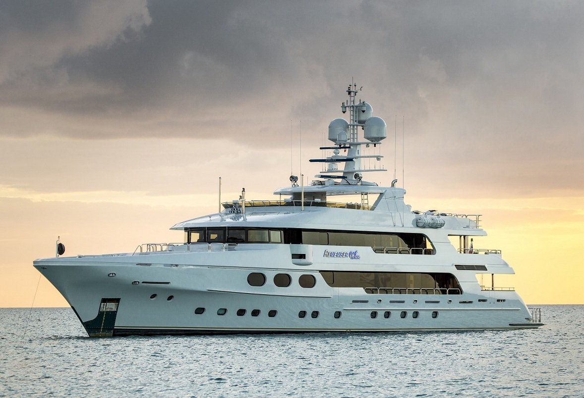 Exterior 8.jpg