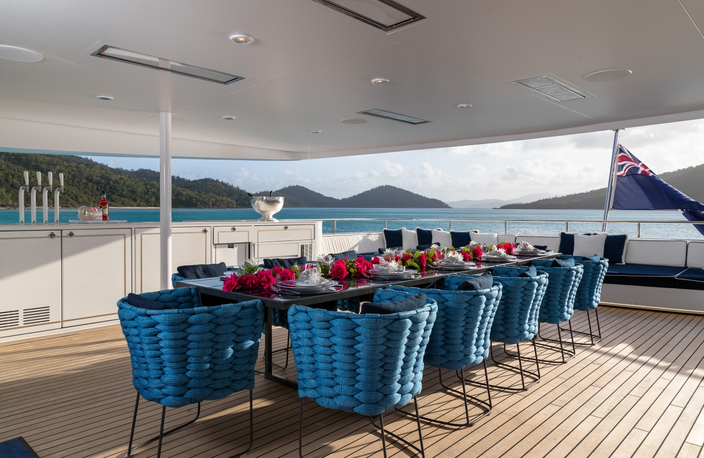 Exterior Dining Area 02.jpg