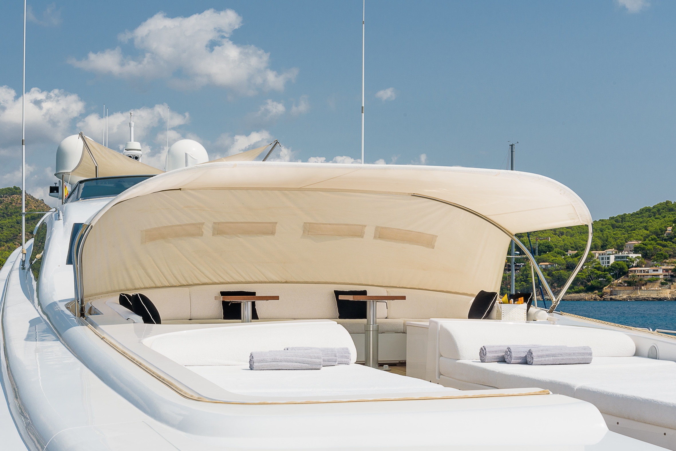 Foredeck seating.jpg