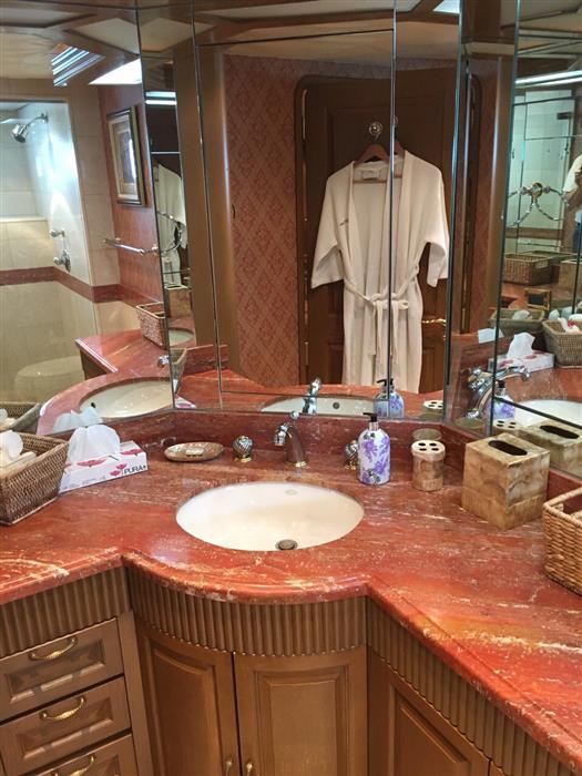 Guest bathroom 00002.jpg