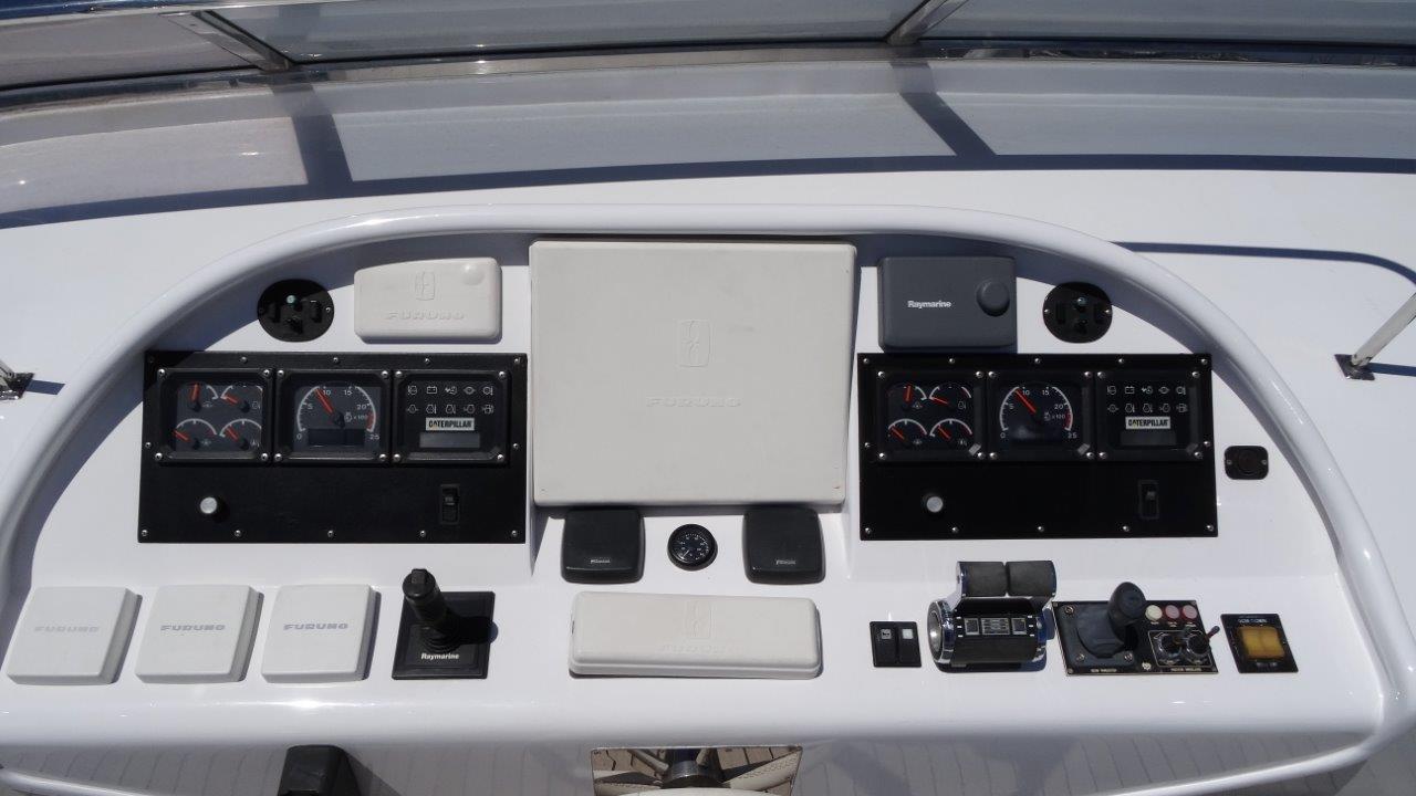 Helm Flybridge.jpg