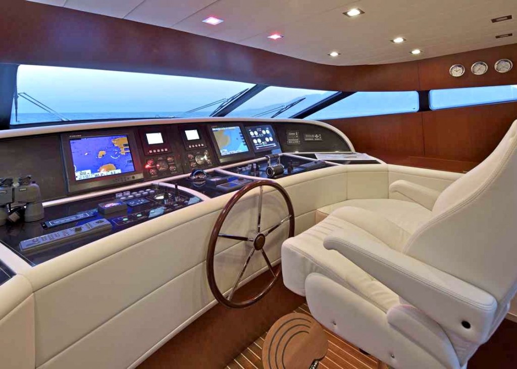 Helm Station00001.jpg