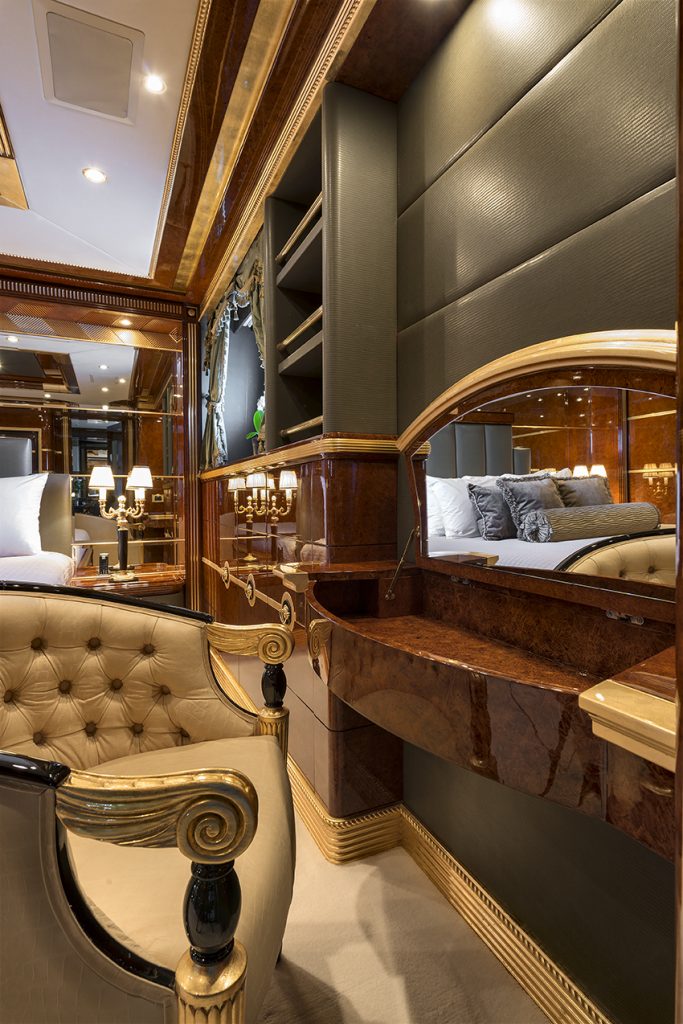 Interior 14.jpg