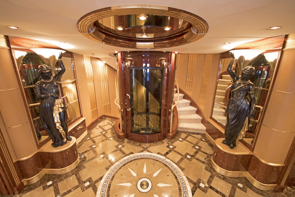 Interior 5.jpg