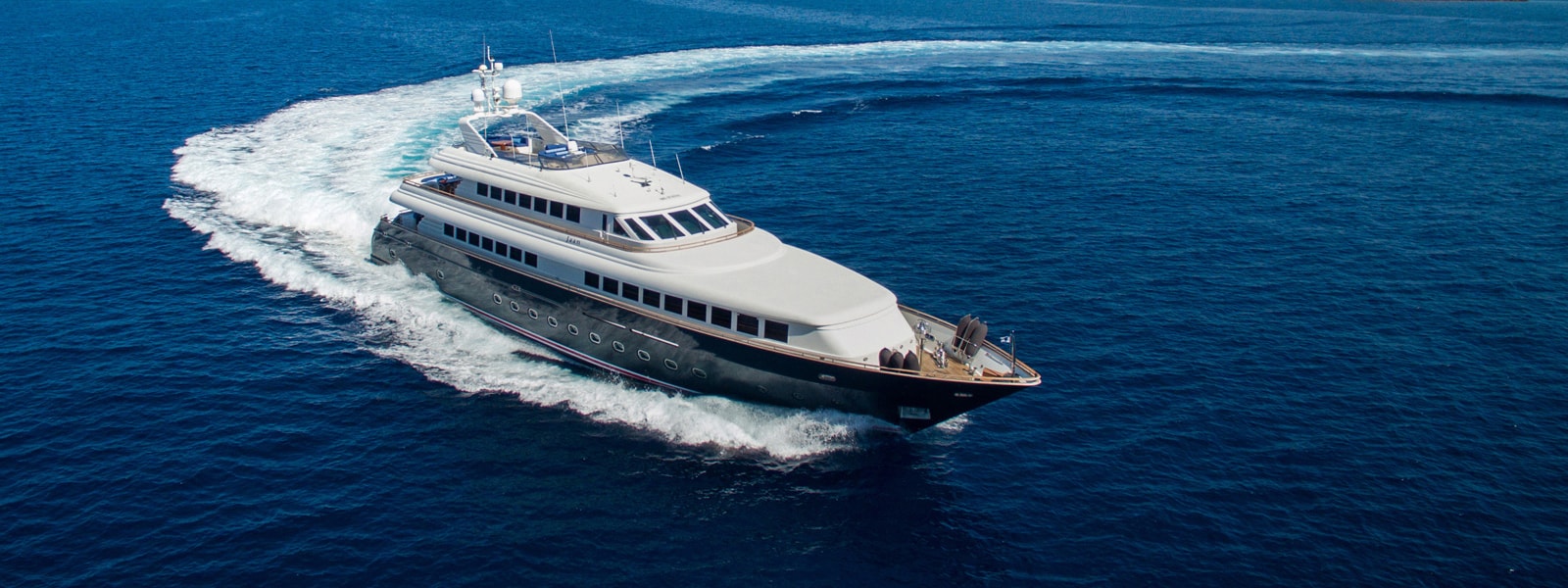 Intermarine-42m-JAAN-3-Top-Image-min.jpg