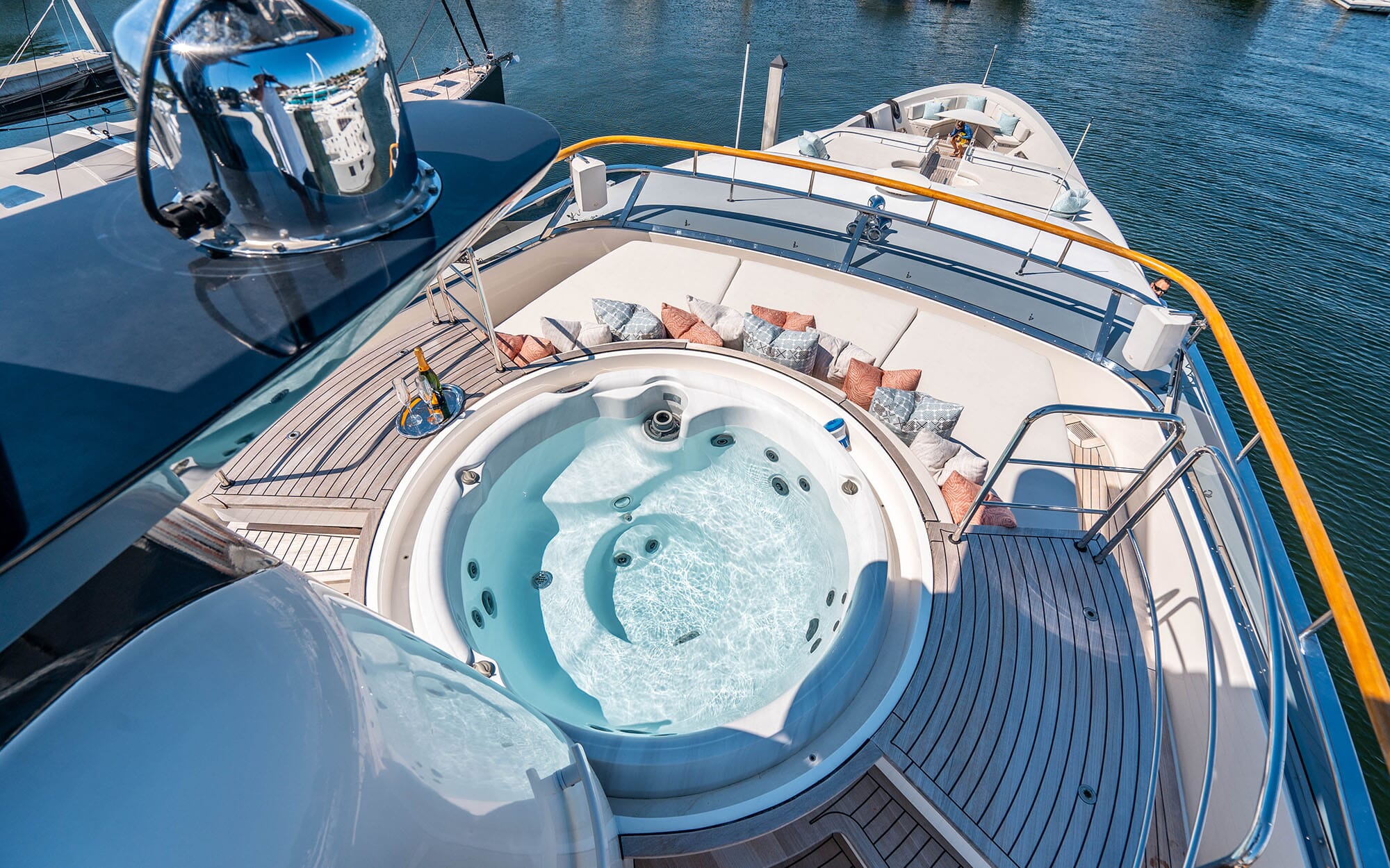 Jacuzzi aboard LOVEBUG.jpg