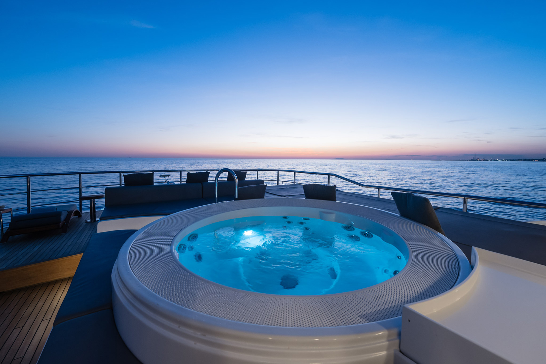 Jacuzzi by night.jpg
