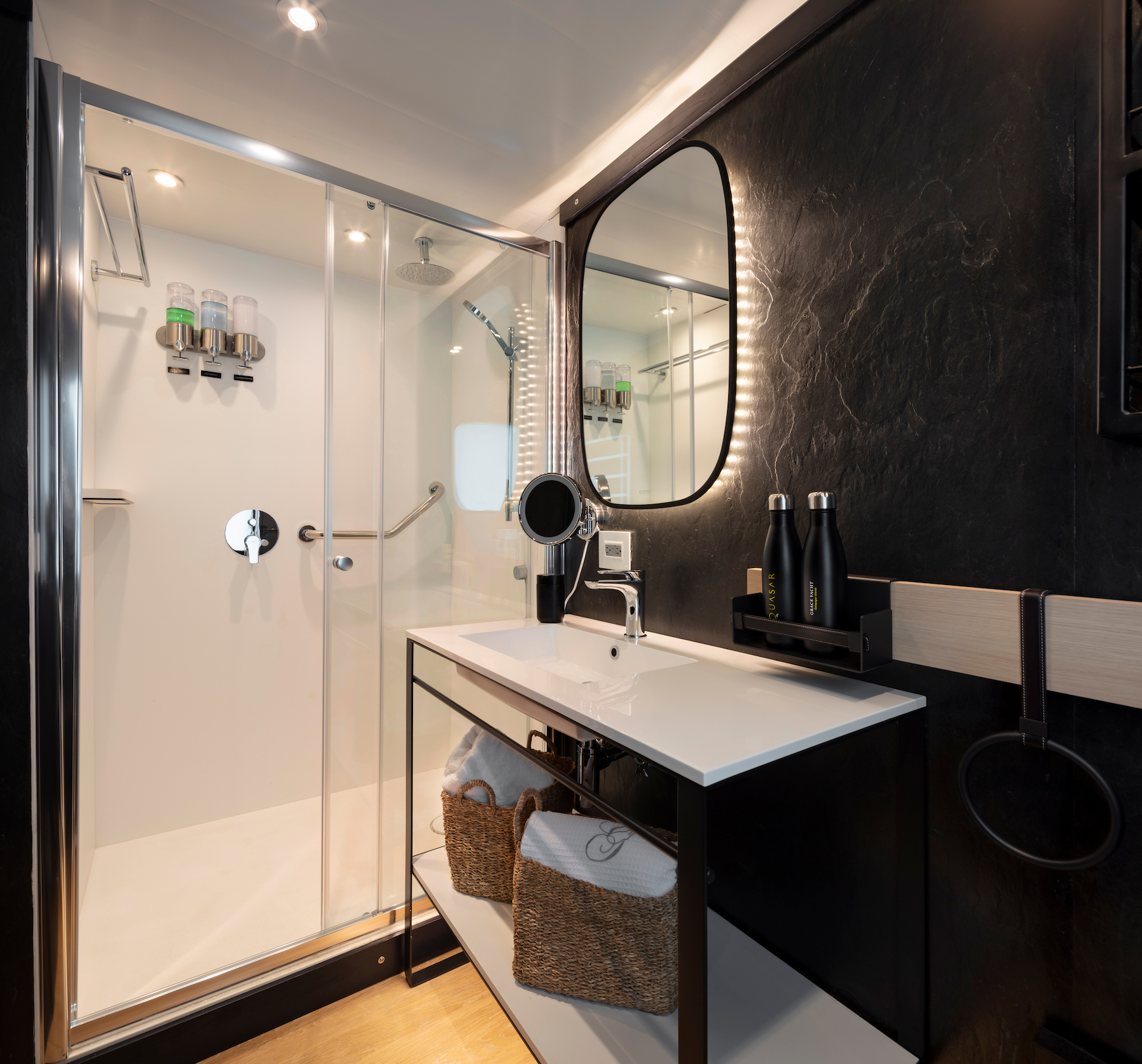 Kelly suite bathroom .jpg