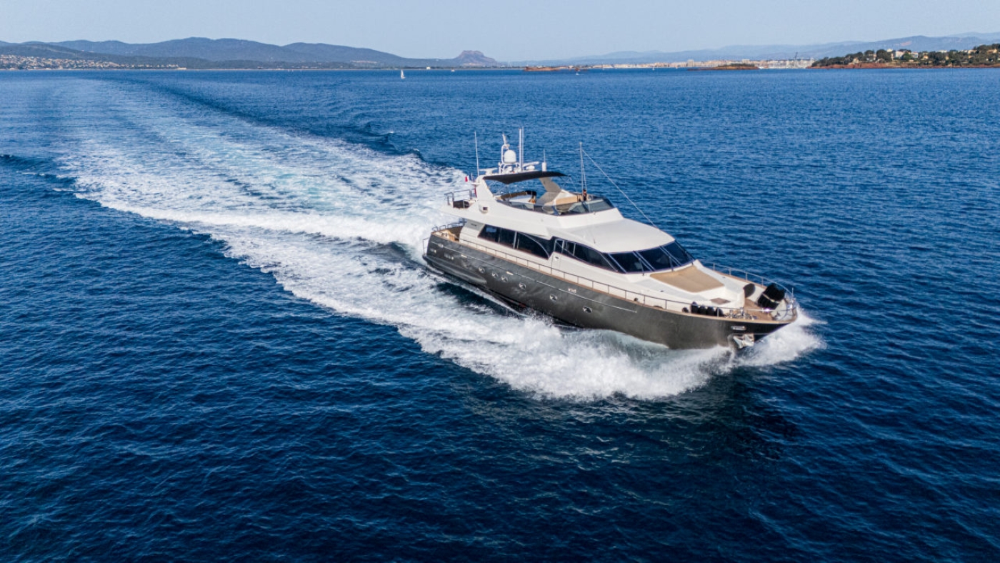 Luxury Superyach AMORINA.jpg