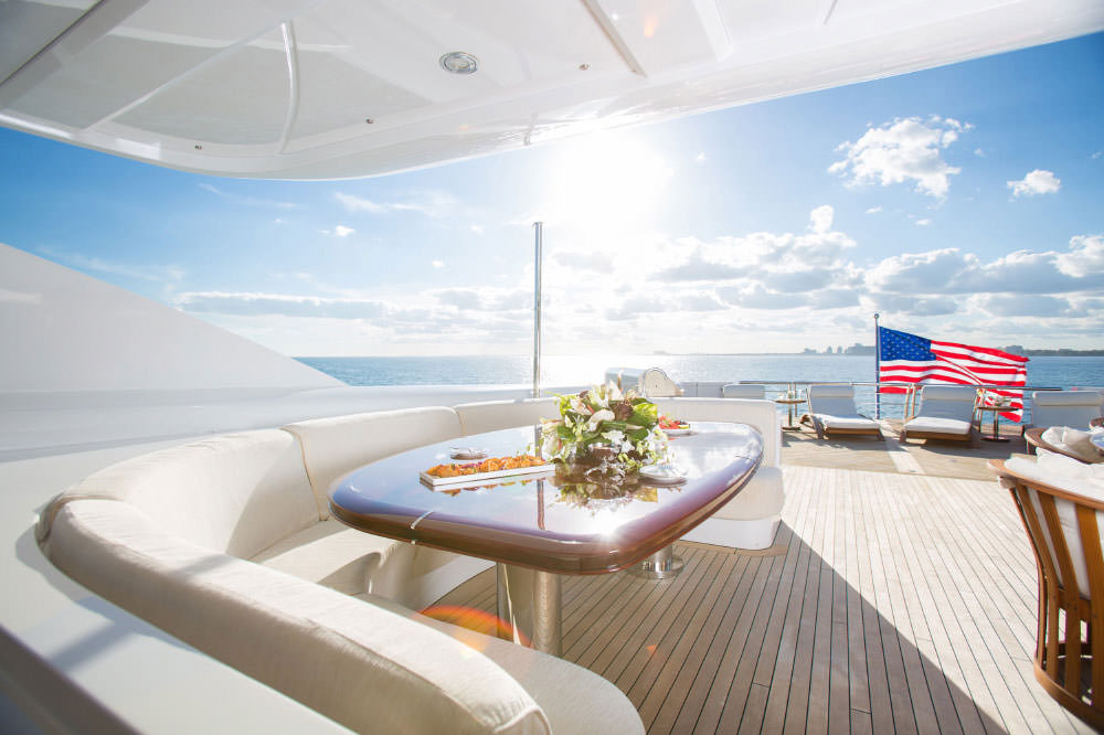 Luxury yacht charter experience 00002.jpg